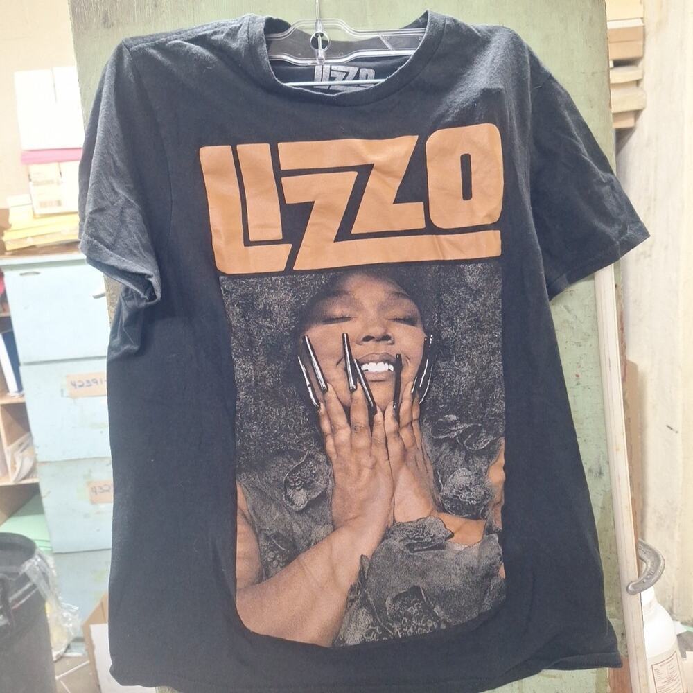 Lizzo Graphic T-Shirt Black - Size Small